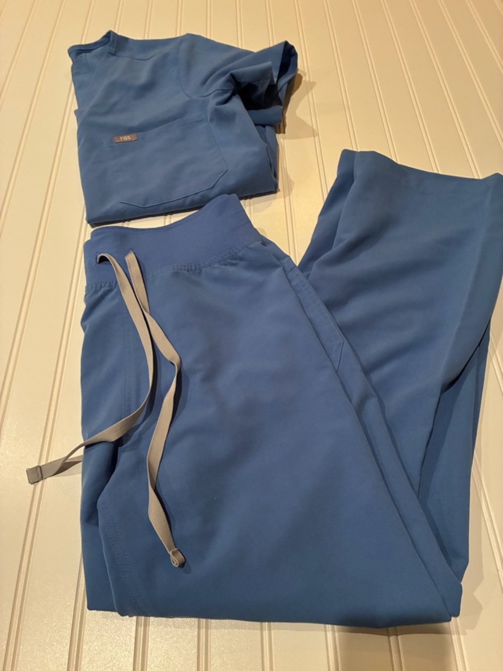 FIGS Ceil Blue Women’s Scrub Set